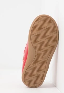Friboo Ballerine Con Cinturino - Red 11 Friboo Ballerine Con Cinturino - Red -Negozio online Friboo Italia 8e89000bf0ee439598d0199725826498