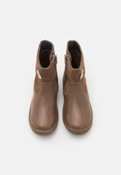 Friboo StivalettiTaupe Bambini Stivali F5713I0GI-B11 -Negozio online Friboo Italia 998412e9ee1e4ba6b1cbb6ecc25aa4d9