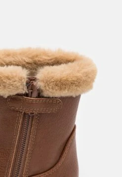 Friboo StivalettiBrown Bambini Stivali F5713I0FK-O11 -Negozio online Friboo Italia d39c0ab46bb1412ba451e164bc50ba13