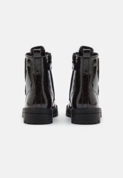 Friboo Stivaletti StringatiBlack Bambini Stivali F5713I0F6-Q11 -Negozio online Friboo Italia e0e8b5da6f414bdc97f535e122e34aa3